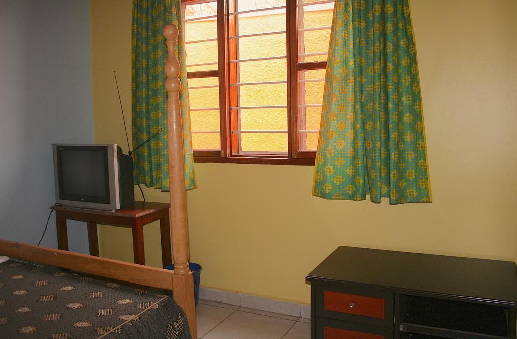 Hotel Acacia Kampala Habitación foto