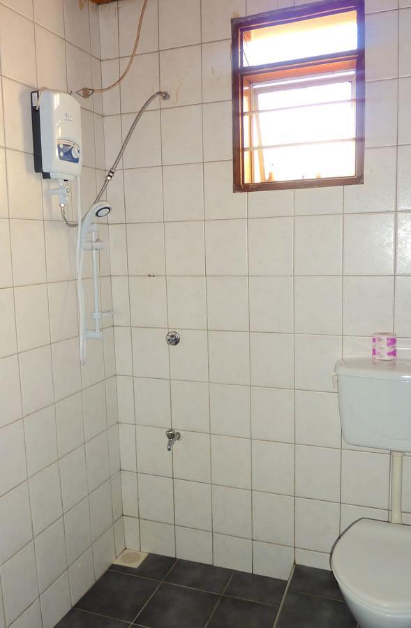 Hotel Acacia Kampala Habitación foto